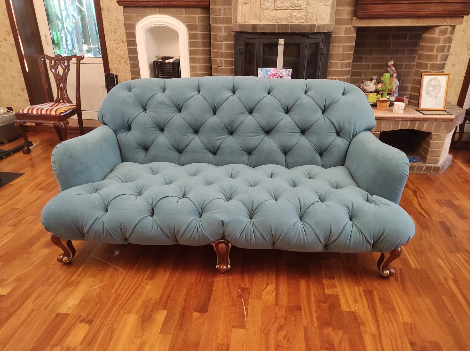 Перетяжка дивана. Гостилицы