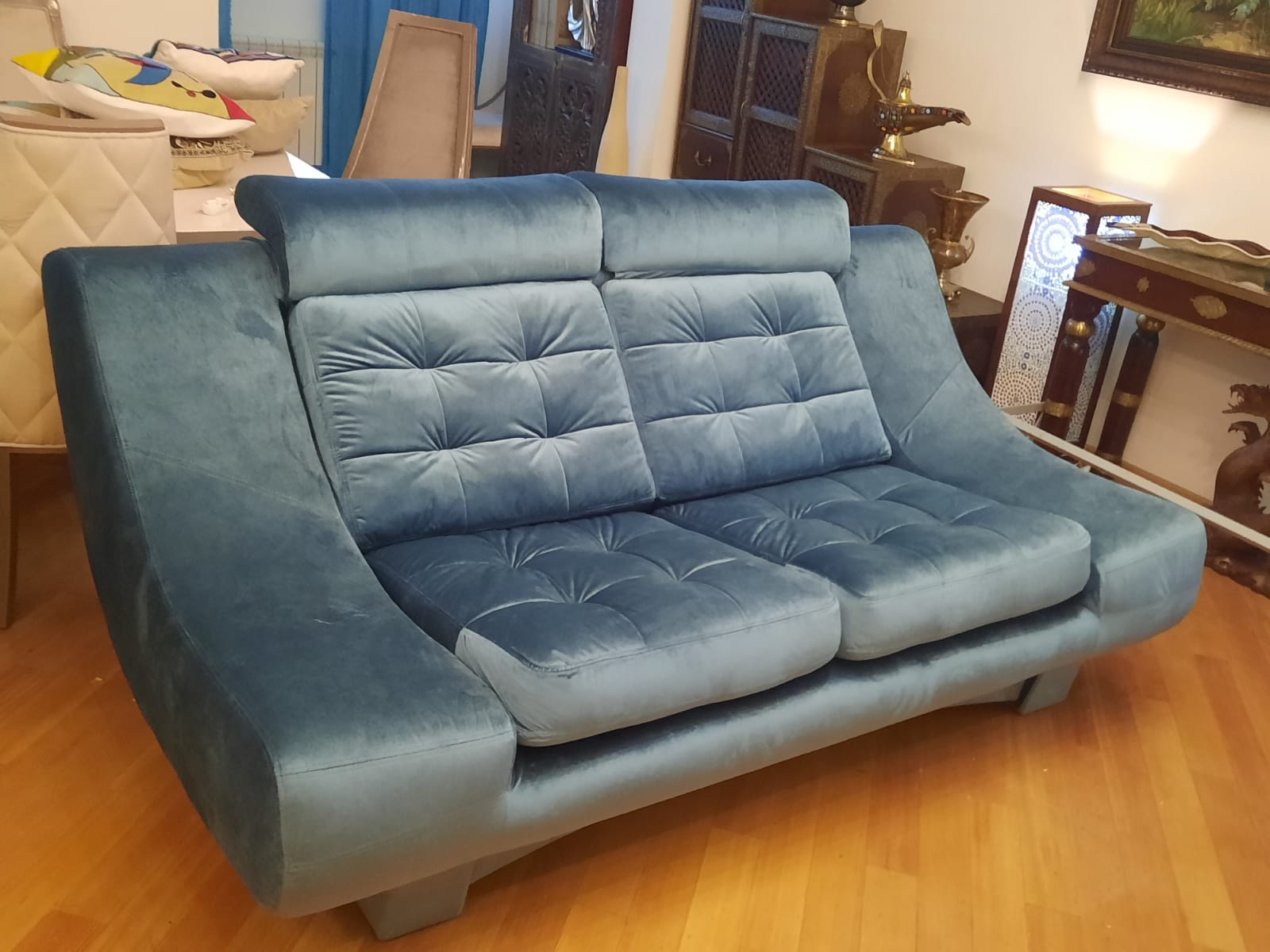 Обивка дивана на дому. Гостилицы